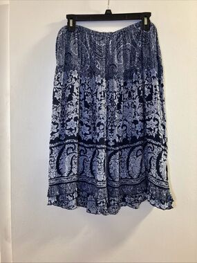 CB casual Navy and White Paisley Tiered Midi Skirt